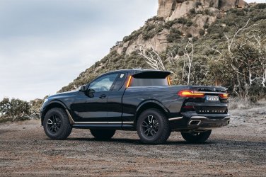 BMW X7 Rain Prisk back.jpg