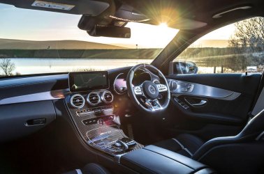 8-mercedes-amg-c63-s-2019-fd-cabin.jpg