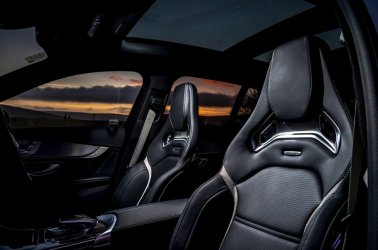 11-mercedes-amg-c63-s-2019-fd-front-seats.jpg