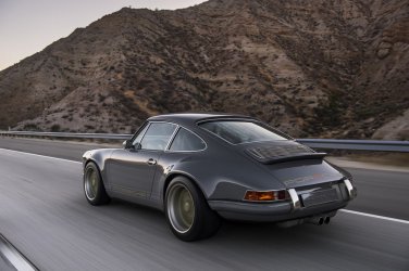 07-singer-911-chicago.jpg