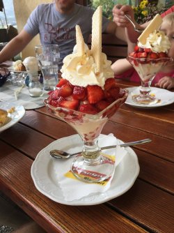 Achensee_Eisbecher.jpg