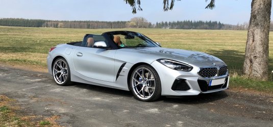 2019-BMW-Z4-Roadster-G29-SchmicklerP-20-glacier_HyperSilver.jpg