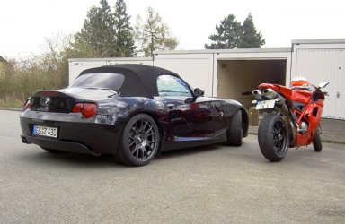 Gemischtes Doppel BMW Z4 3.0i und DUCATI 1098 006.jpg