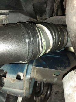 Ladeluftkühler-Eingang-2.jpg Ladeluftkühler-Eingang-2.jpg