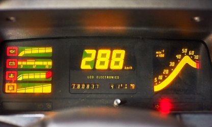 opel-kadett-gsi-1988-5.jpg