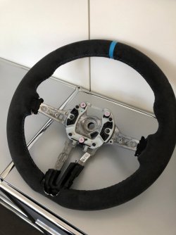 M4 Lenkrad.jpg
