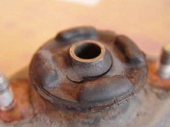 defektes Domlager 2k.JPG