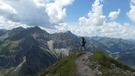 1040715_copy_2073x1168_1.jpg