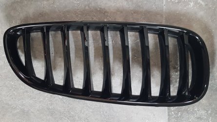 Z4 Niere schwarz links.jpg