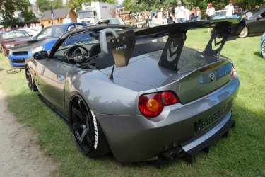 bmw-z4-14.jpg