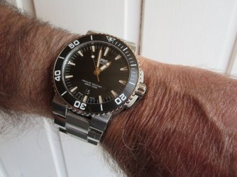 Oris Aquis Date 0057.jpg