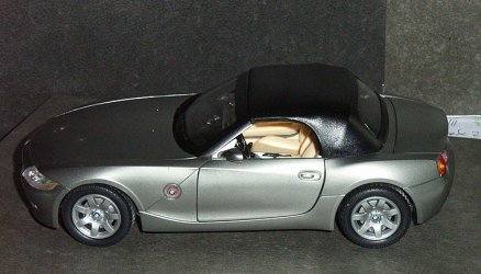 Z4 seite zu.JPG Z4 seite zu.JPG