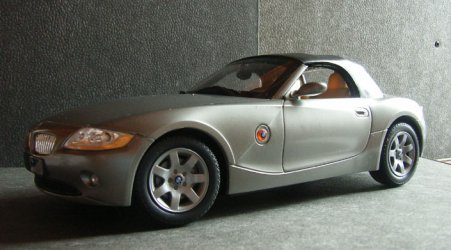 Z4 vorne zu.JPG Z4 vorne zu.JPG