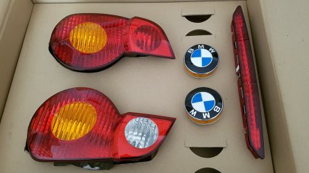Z4 - Rückleuchten, 3. Bremsleuchte rot, Seitenblinker orange.jpg