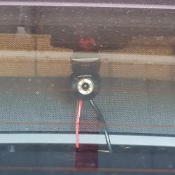 Kamera von Hinten durchs Fenster.jpg Kamera von Hinten durchs Fenster.jpg