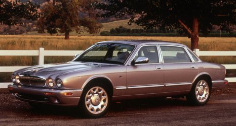 2002 Jaguar XJ Super V8.jpg