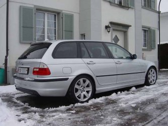 330i Touring_3.jpg