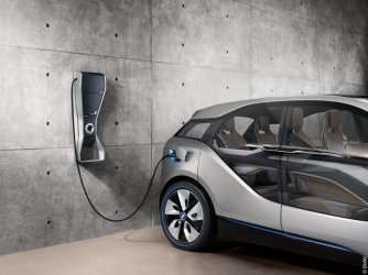 Elektroautos_Wandladestation_BMW.jpg