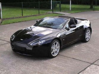 Aston-Martin-V8_5118439.jpg