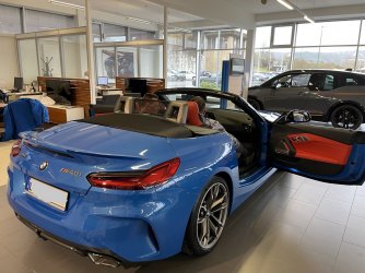 BMW Z4 blau, rot cerium (2).jpg