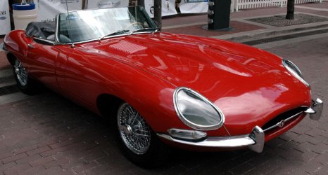 800px-1963_Jaguar_XK-E_Roadster.jpg