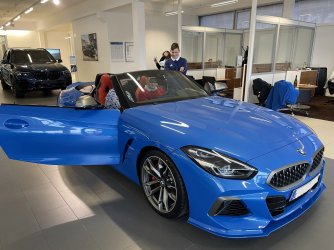 BMW Z4 blau, rot cerium (3).jpg