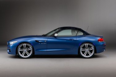 P90183213_highRes_the-new-bmw-z4-in-dach schwarz.jpg