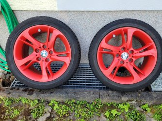 Winterreifen 02.jpg Winterreifen 02.jpg