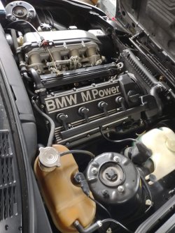 E30_320is_Motor.jpg