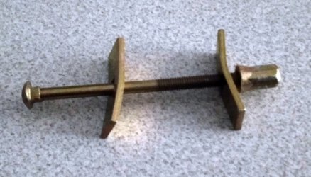 Arbeitsplatten-Verspanner.jpg