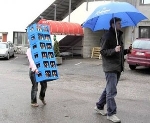 Bierträger schleppen.jpg