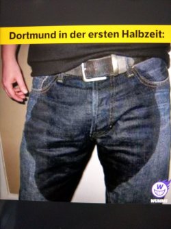Dortmund in der ersten Halbzeit.jpg