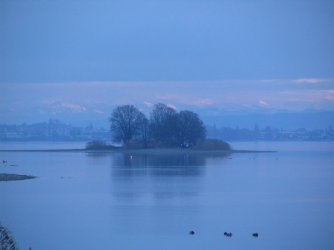 bodensee_liebesinsel_alpen.jpg