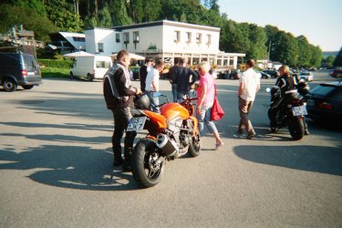 imm019_20A.jpg