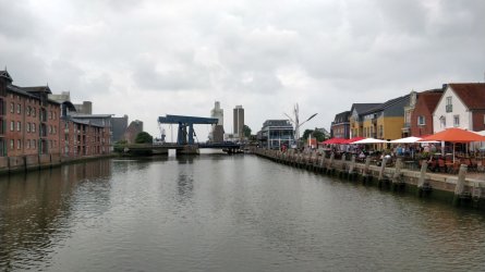 Husum_Hafen_Fressmeile.jpg