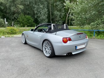 BMW Z4-min.jpg
