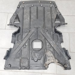 Motorraumabschirmung_innen.jpg