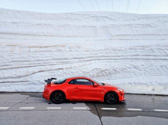 schneee gotthardpass 4june24.jpg