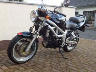 Suzuki SV650 1999er.JPG