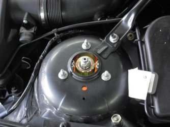 einstellbares Aluminium-Uniballdomlager vorn vom K-Sport Germany Gewindefahrwerkam BMW Z4 M.jpg