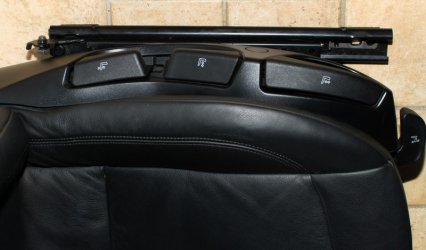 Seitenwange Fahrersitz.jpg