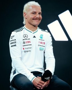 valtteri-bottas-via-instagram-im-back-v0-n9d4yskqmlhe1.jpg