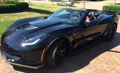 Mary-Barra-And-Her-2015-C7-Corvette-Z06-850x517.jpg Mary-Barra-And-Her-2015-C7-Corvette-Z06-850x517.jpg