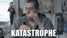 katastrophe-michael-manousakis.gif