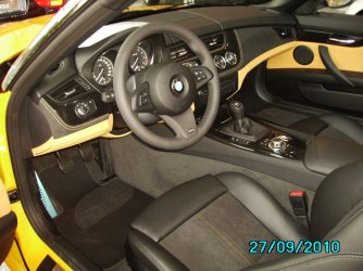 Z4 in Atacamagelb 27.09.2010 002.jpg