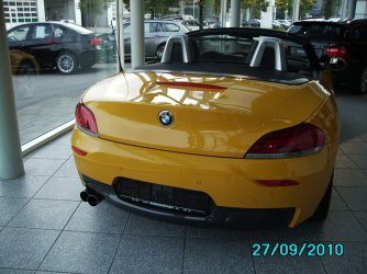 Z4 in Atacamagelb 27.09.2010 005.jpg