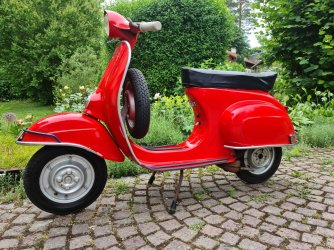 Vespa seite.jpeg