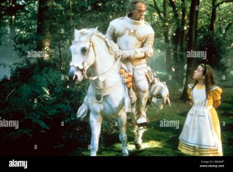 alice-in-wonderland-christopher-lloyd-als-weisser-ritter-tina-majorino-als-alice-1999-hda9mt.jpg alice-in-wonderland-christopher-lloyd-als-weisser-ritter-tina-majorino-als-alice-1999-hda9mt.jpg