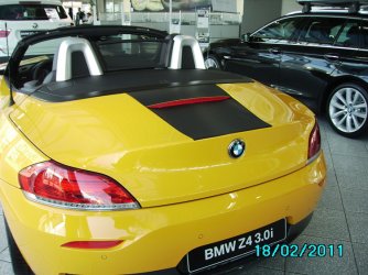 Z4 Atacamagelb mit Schwarz 002.jpg