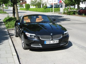 Z4 sDrive35i_1005x.jpg